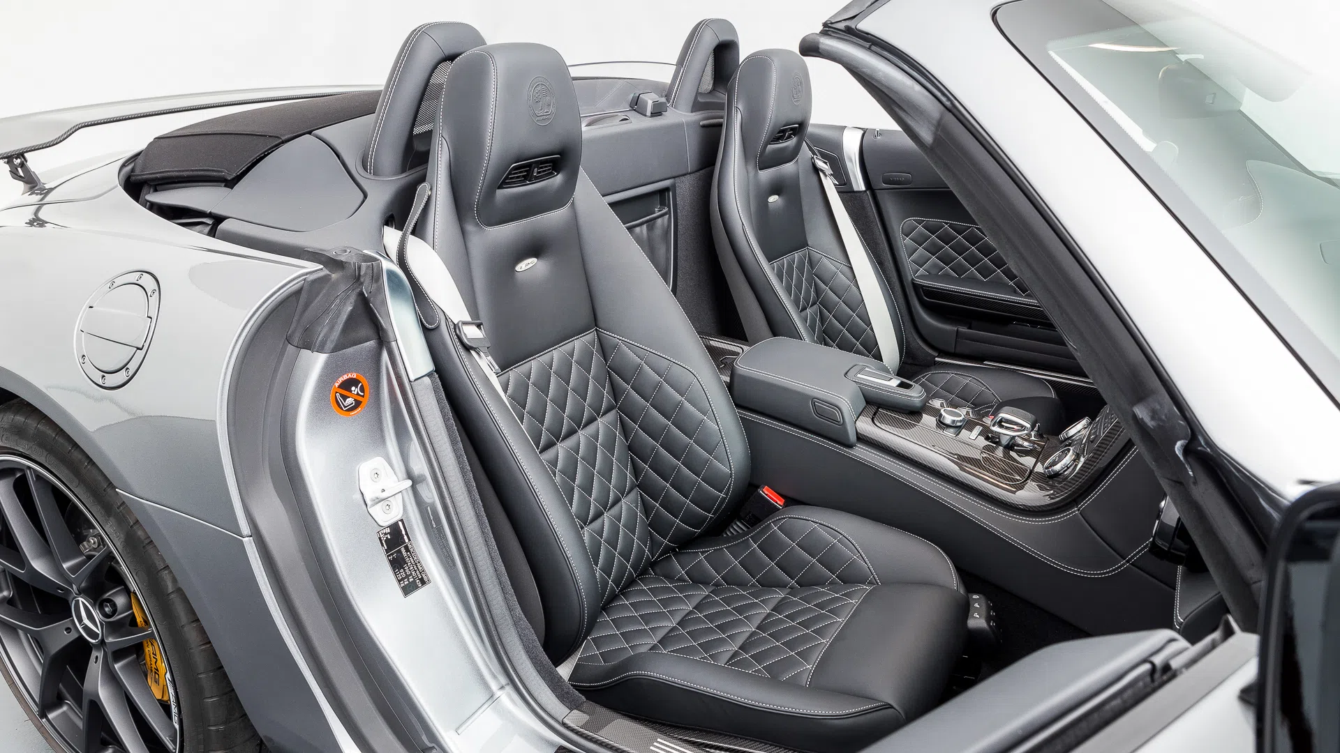 2014 Mercedes-Benz SLS AMG GT Final Edition Roadster interior, seats