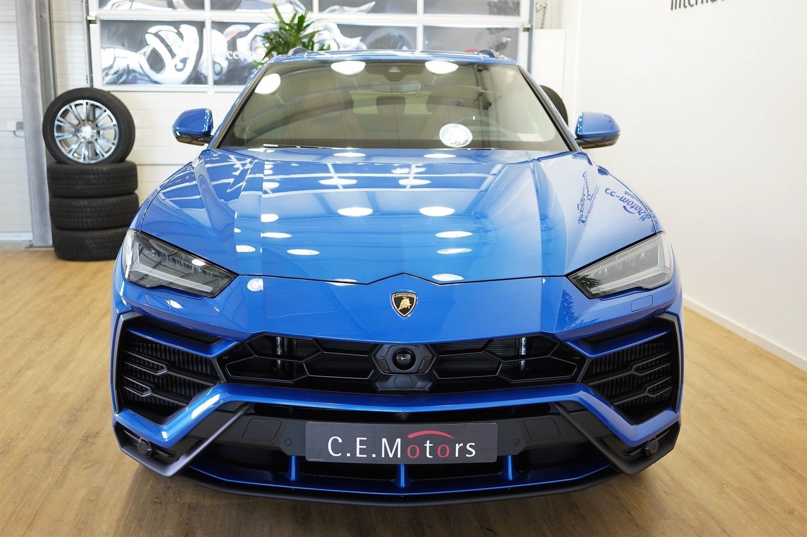 2018 Lamborghini Urus, 2/19