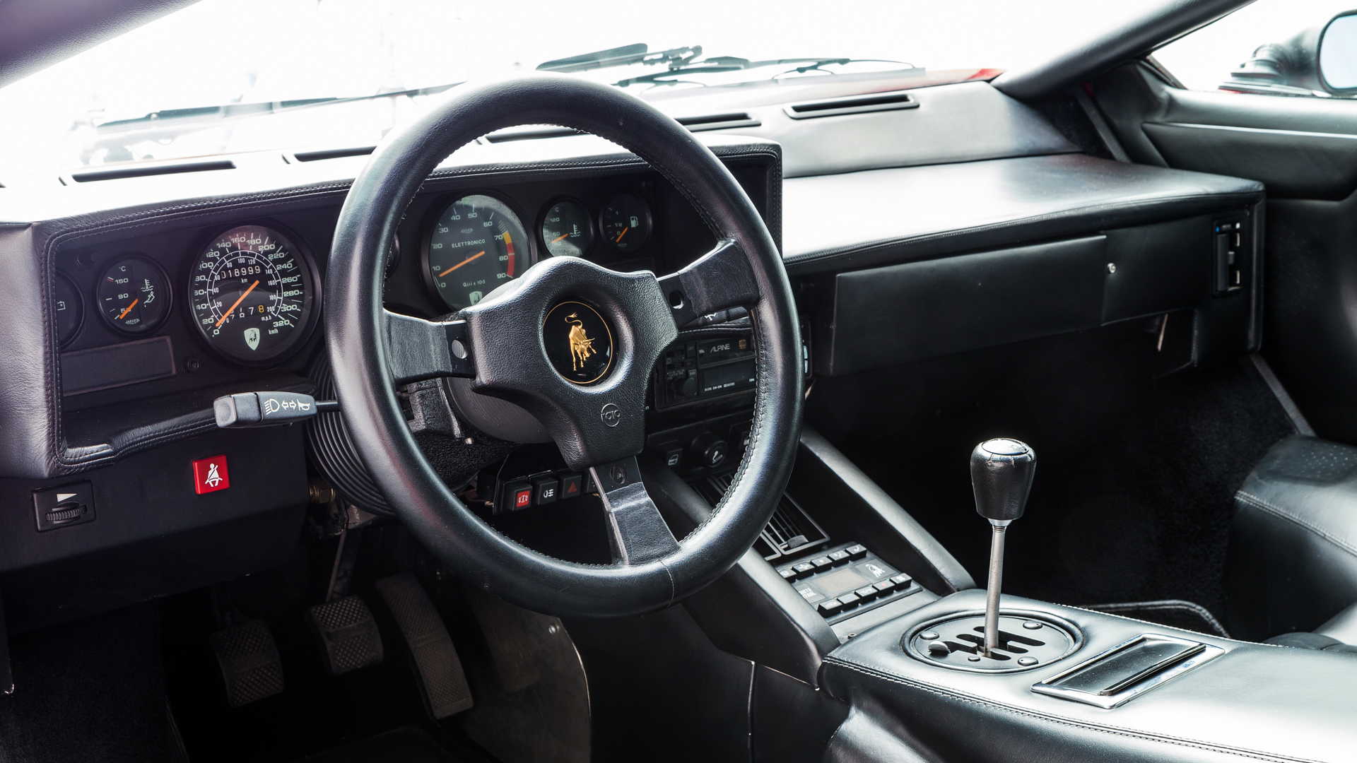 1988 LAMBORGHINI COUNTACH LP5000S QV, 19/20