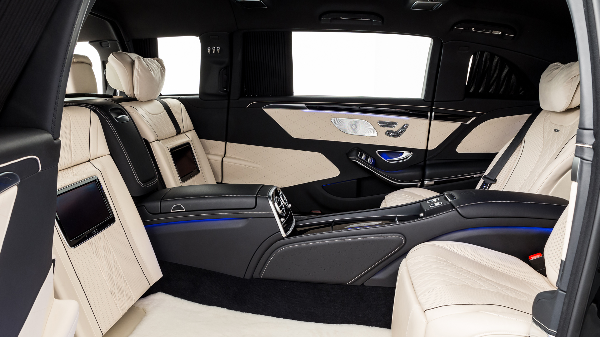2016 Mercedes-Maybach S600 Pullman, 3/22