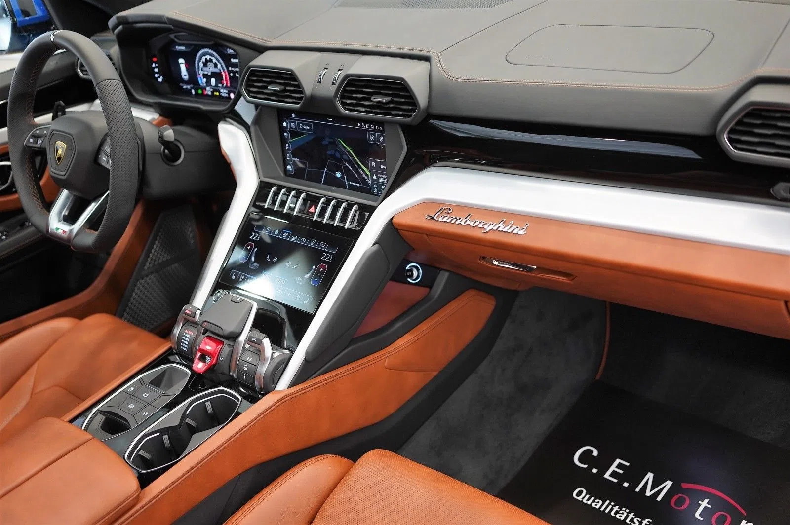 2018 Lamborghini Urus interior, Vollleder, Braun