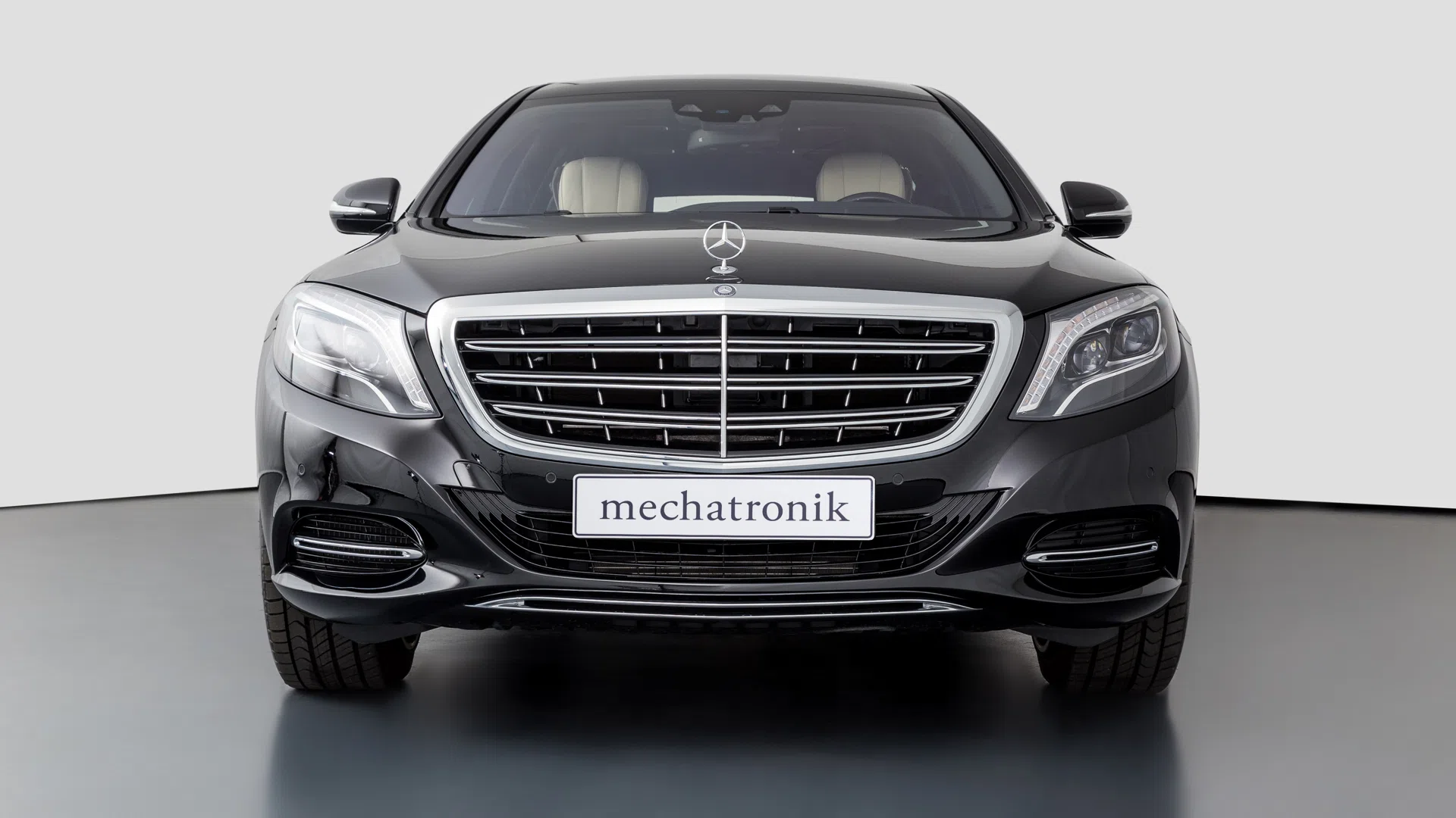 2016 Mercedes-Maybach S600 Pullman for sale, exterior, 897U Rubin black