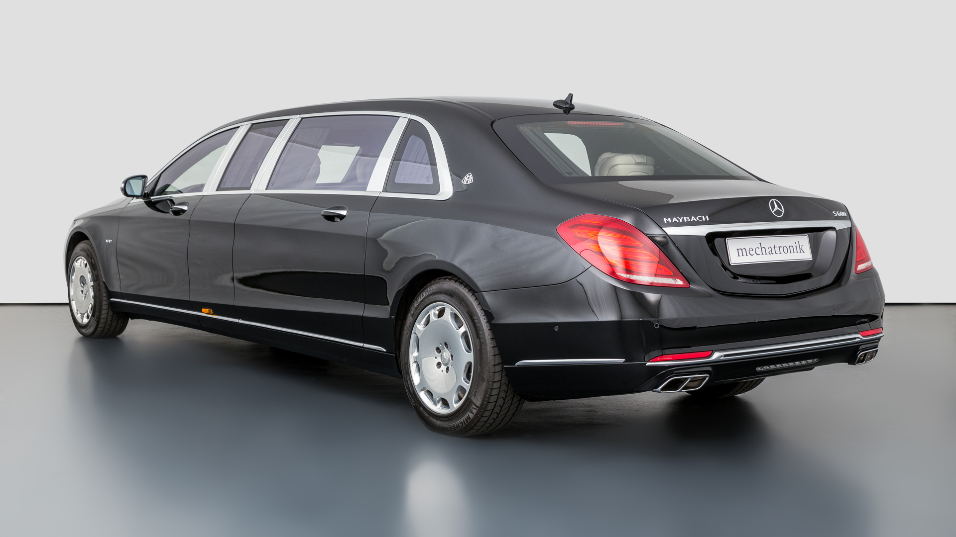 2016 Mercedes-Maybach S600 Pullman, 8/22