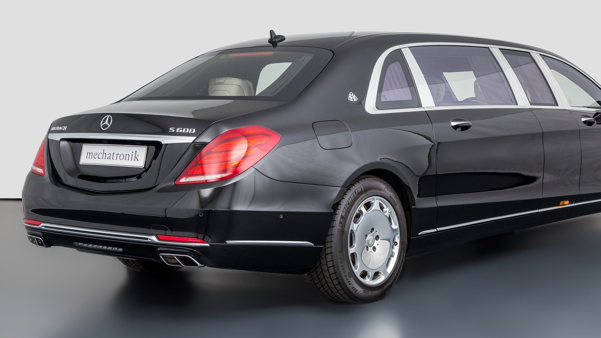 2016 Mercedes-Maybach S600 Pullman, 10/22