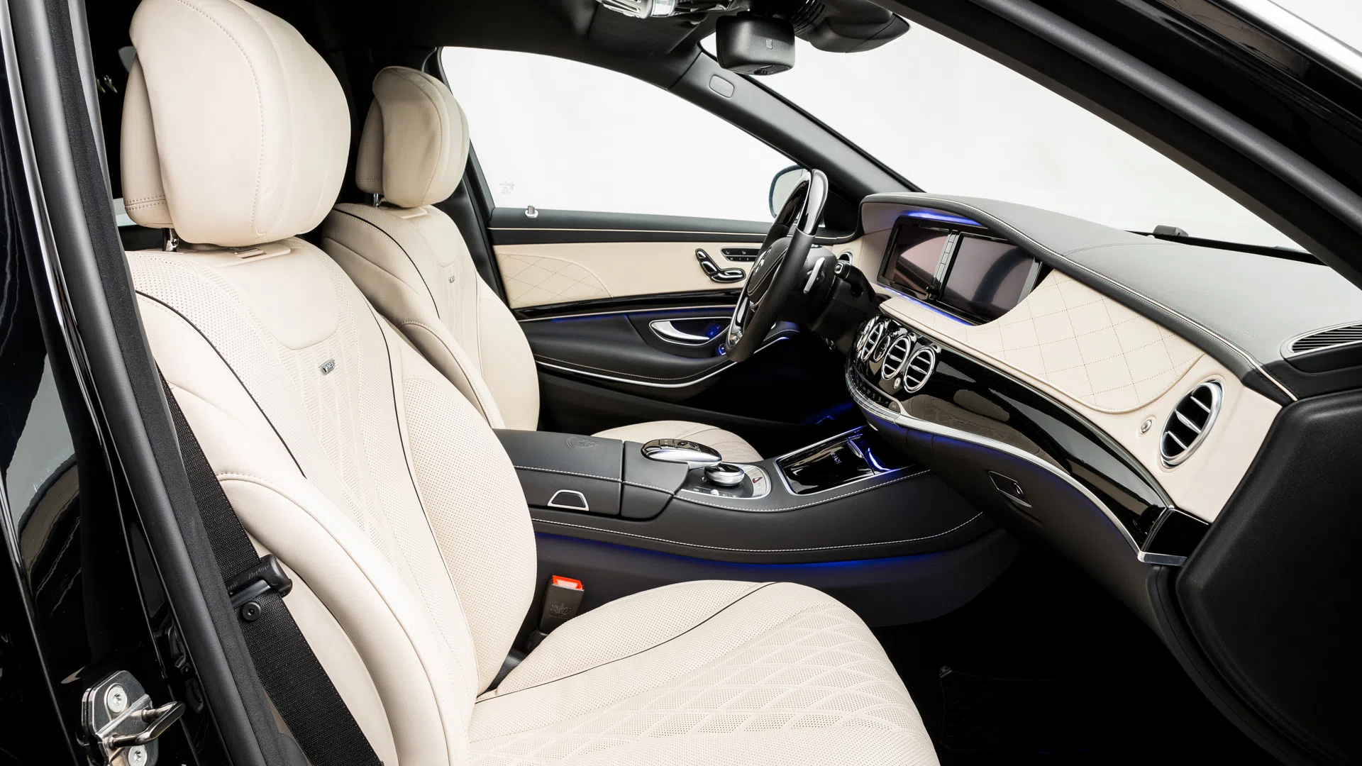 2016 Mercedes-Maybach S600 Pullman interior, seats, 515A Leather exclusive beige
