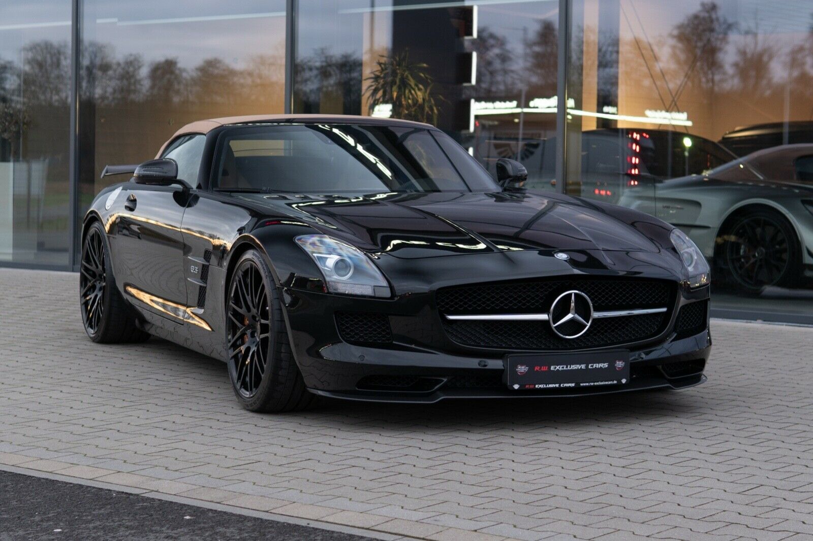 2012 Mercedes-Benz SLS AMG Roadster, 2/19