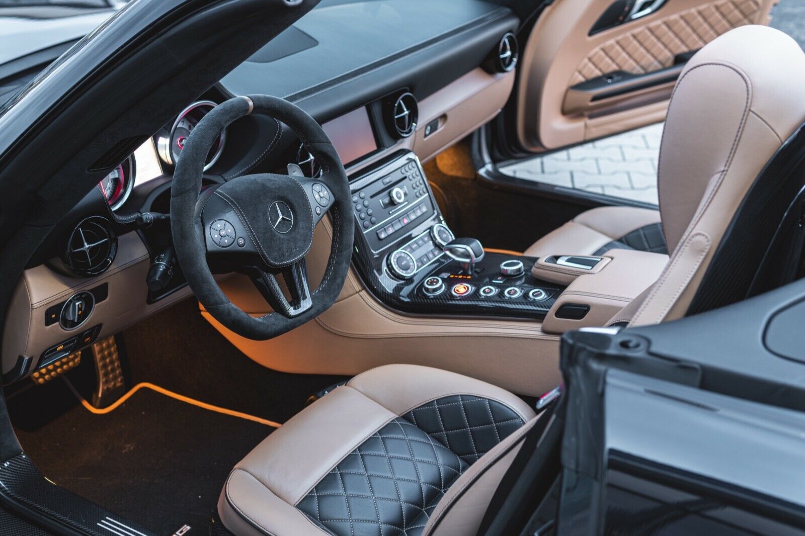 2012 Mercedes-Benz SLS AMG Roadster, 3/19