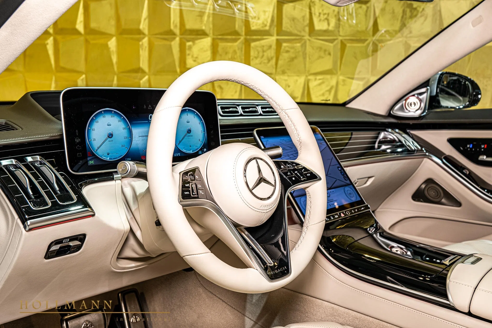 2021 Mercedes-Maybach S 680 interior, dashboard, Leather Exclusive Beige