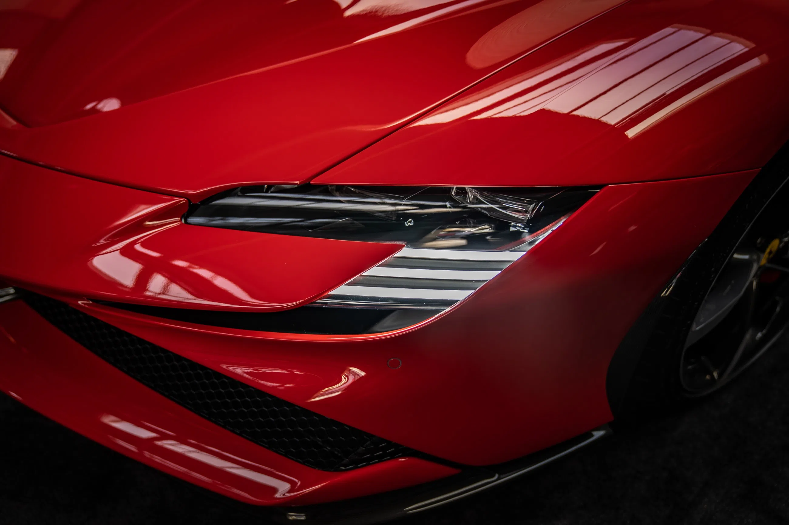 2021 Ferrari SF90 Stradale Spider, exterior, Rosso Corsa