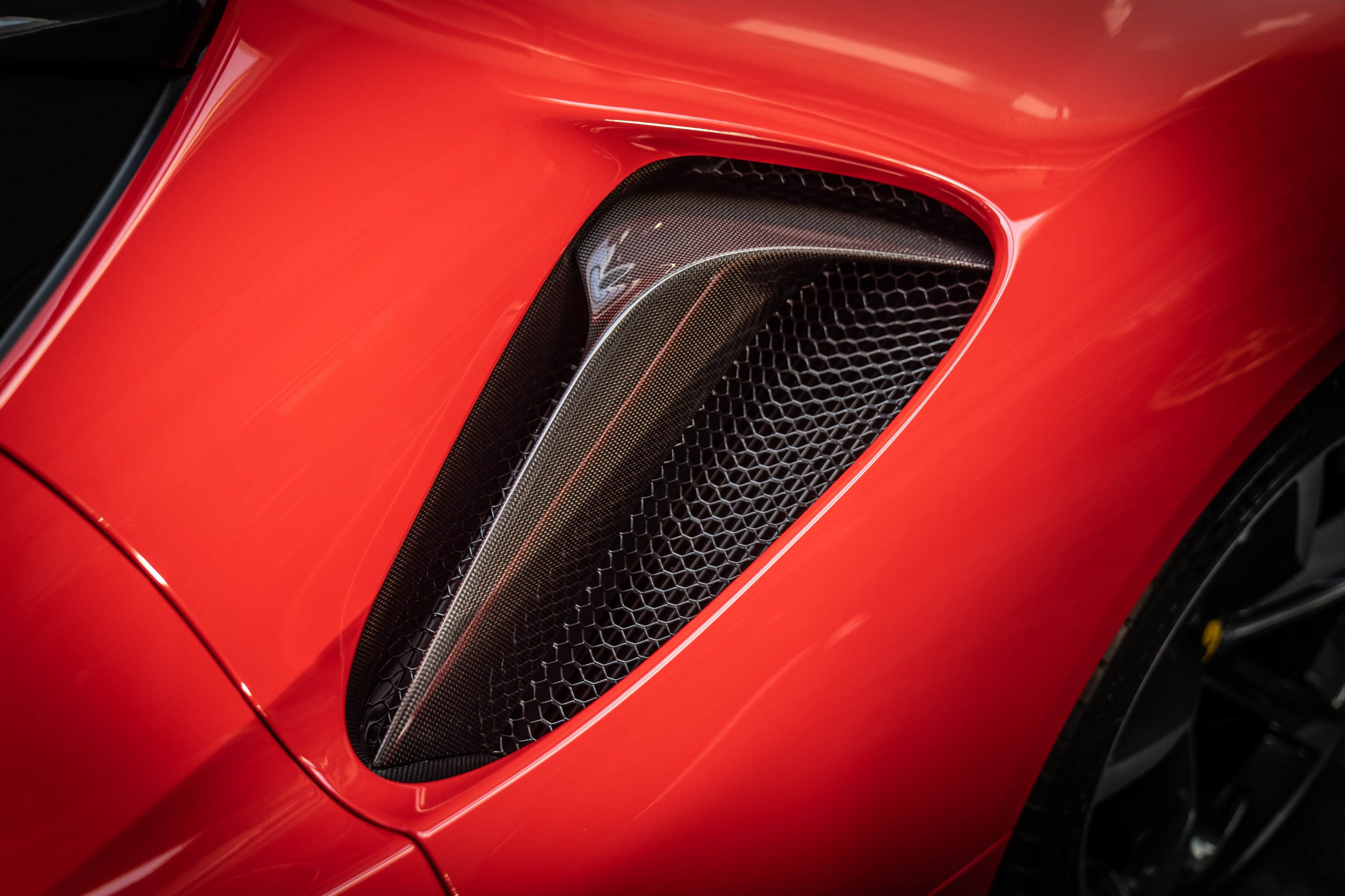 2021 Ferrari SF90 Stradale Spider, 8/18
