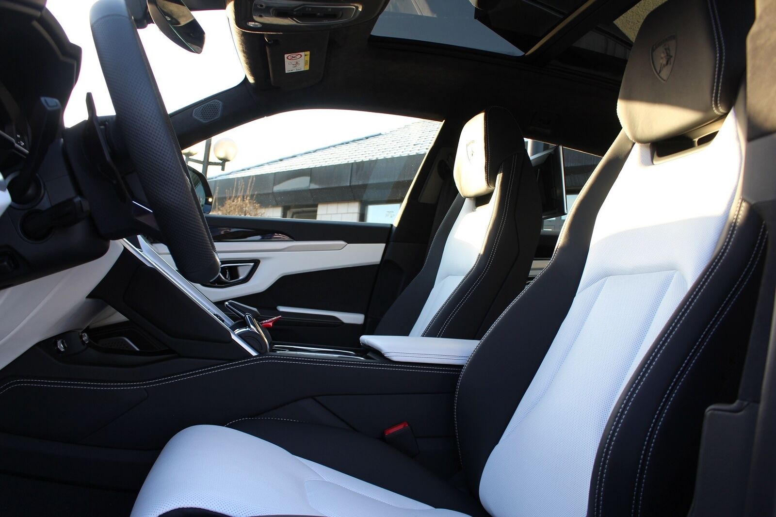 2019 Lamborghini Urus, 2/20