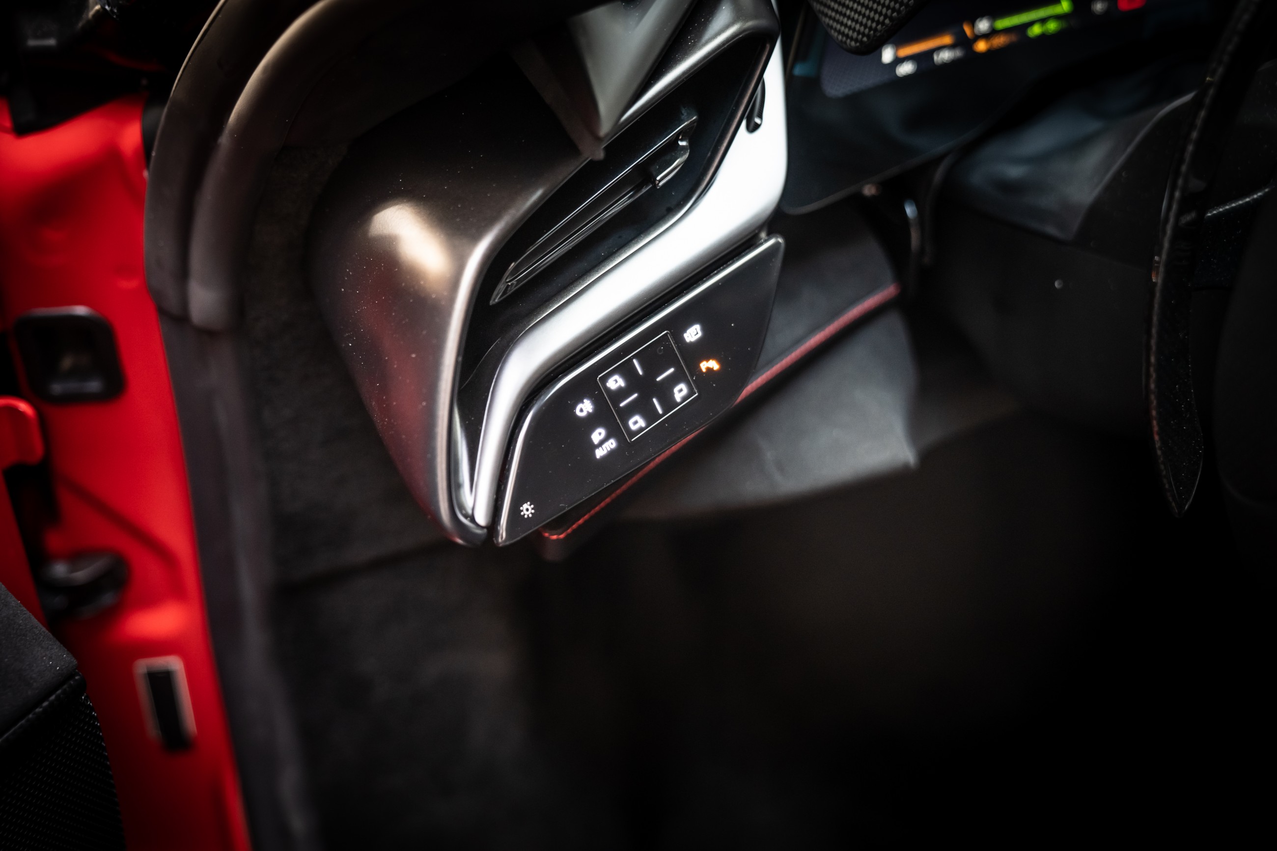 2021 Ferrari SF90 Stradale Spider, 16/18