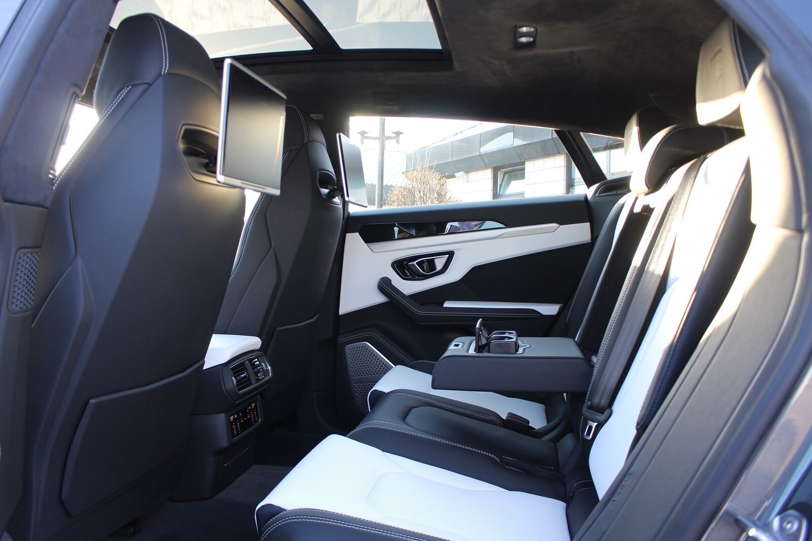 2019 Lamborghini Urus, 8/20