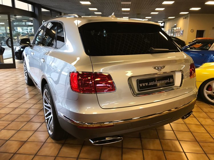 2018 Bentley Bentayga W12, 5/8
