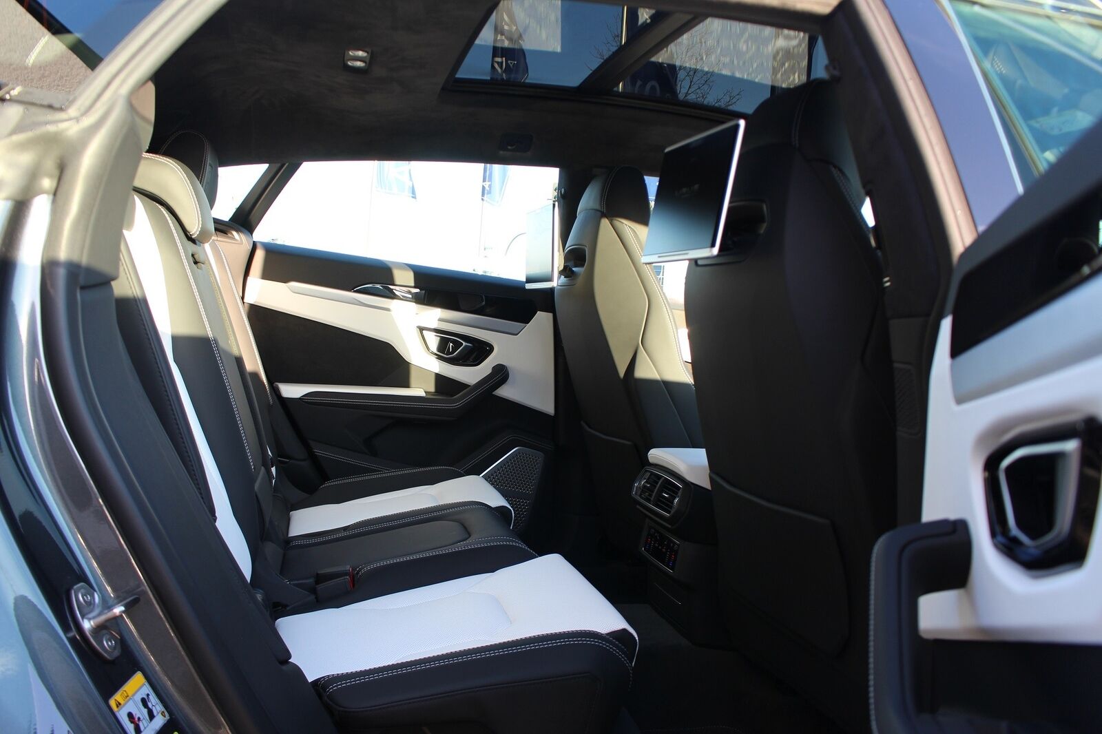 2019 Lamborghini Urus, 12/20