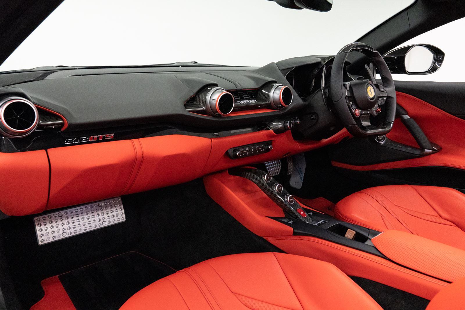 2021 Ferrari 812 GTS, 19/20