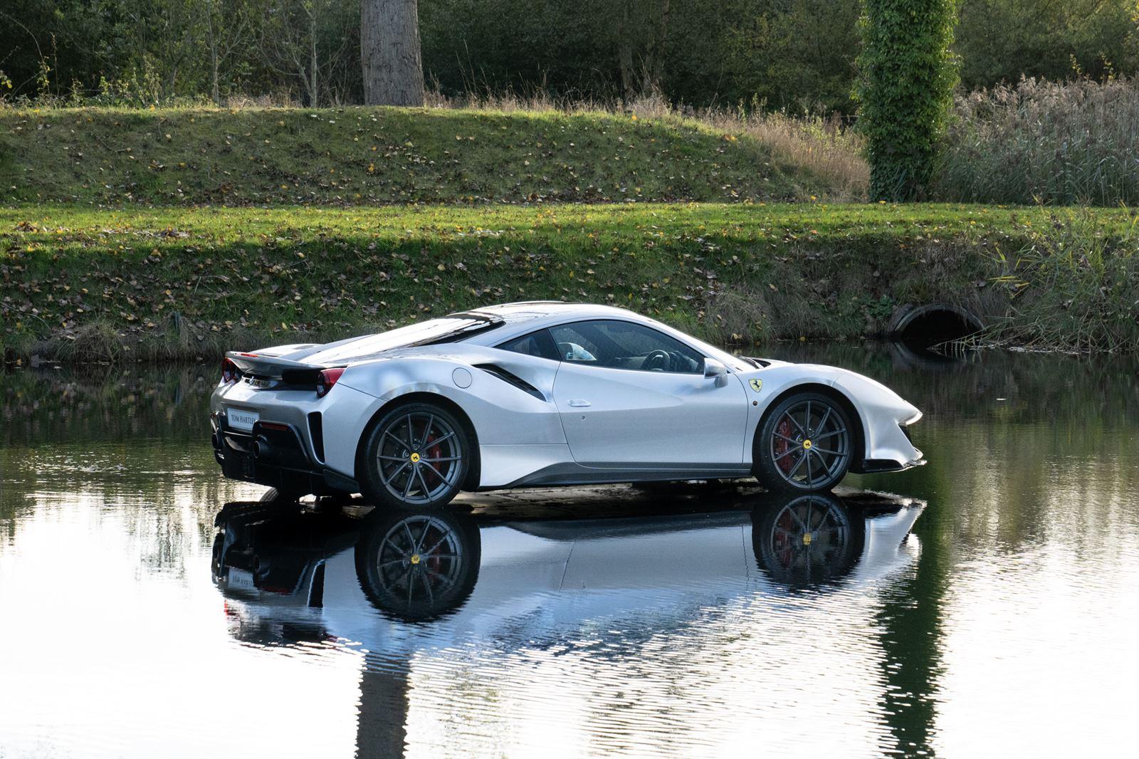2019 Ferrari 488 PISTA