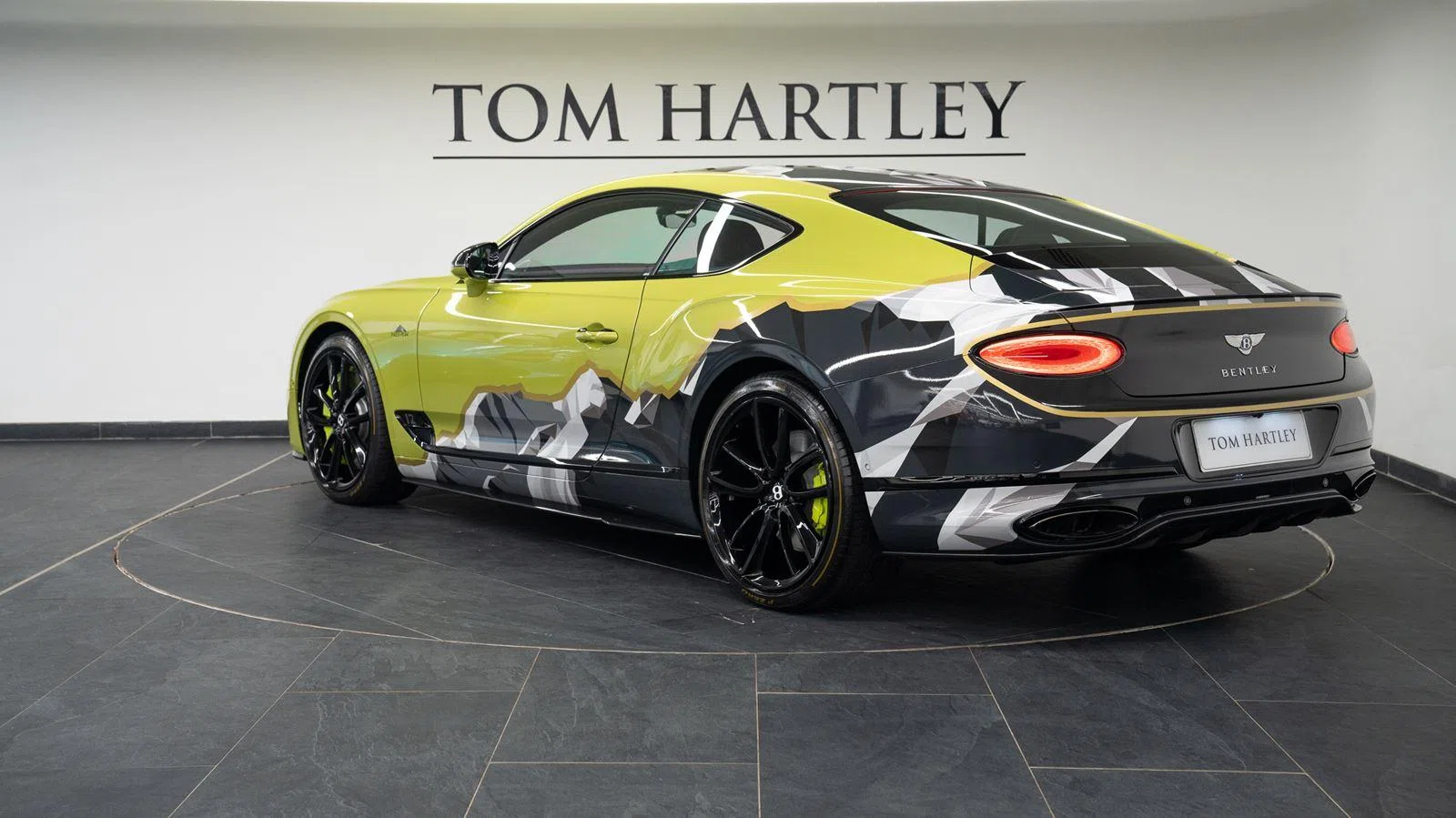 2020 Bentley CONTINENTAL GT W12 Limited Edition Pikes Peak, side profile, Radium Green & Black