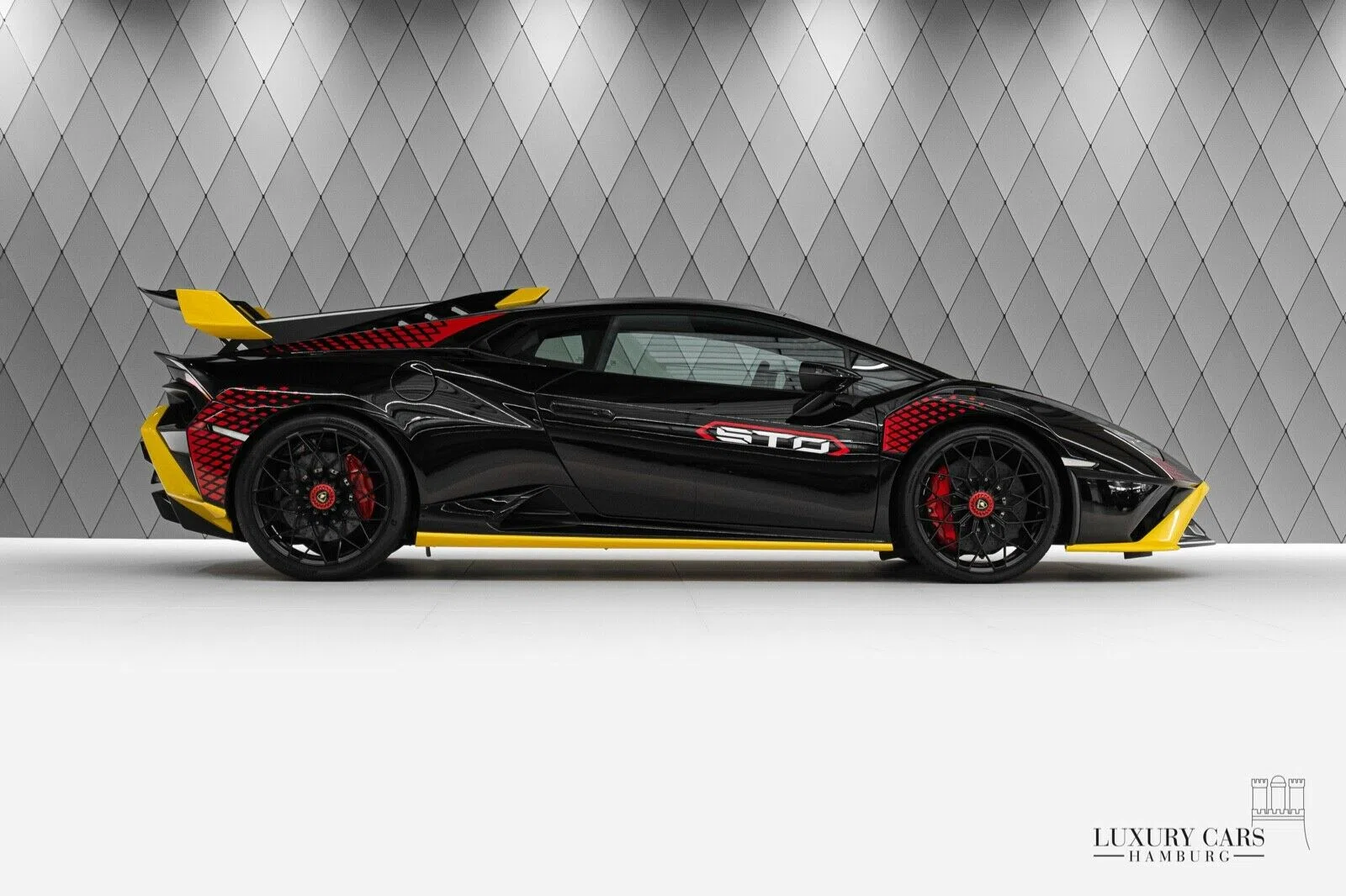 2021 Lamborghini Huracán STO for sale, exterior, Black, Yellow, Red