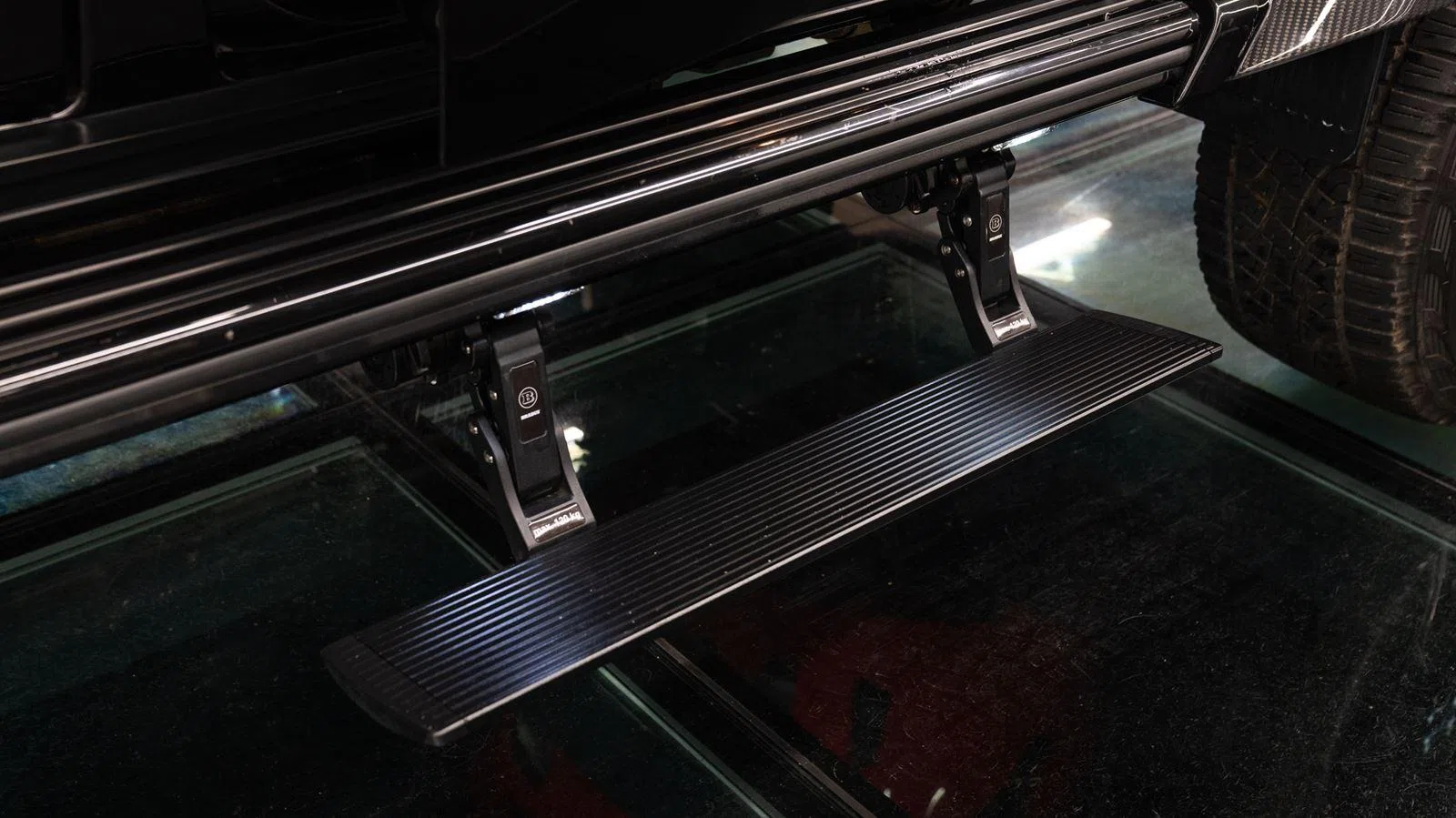 2016 Mercedes-Benz G500 4x4 SQUARED interior, door sill, Black Leather/Alcantara