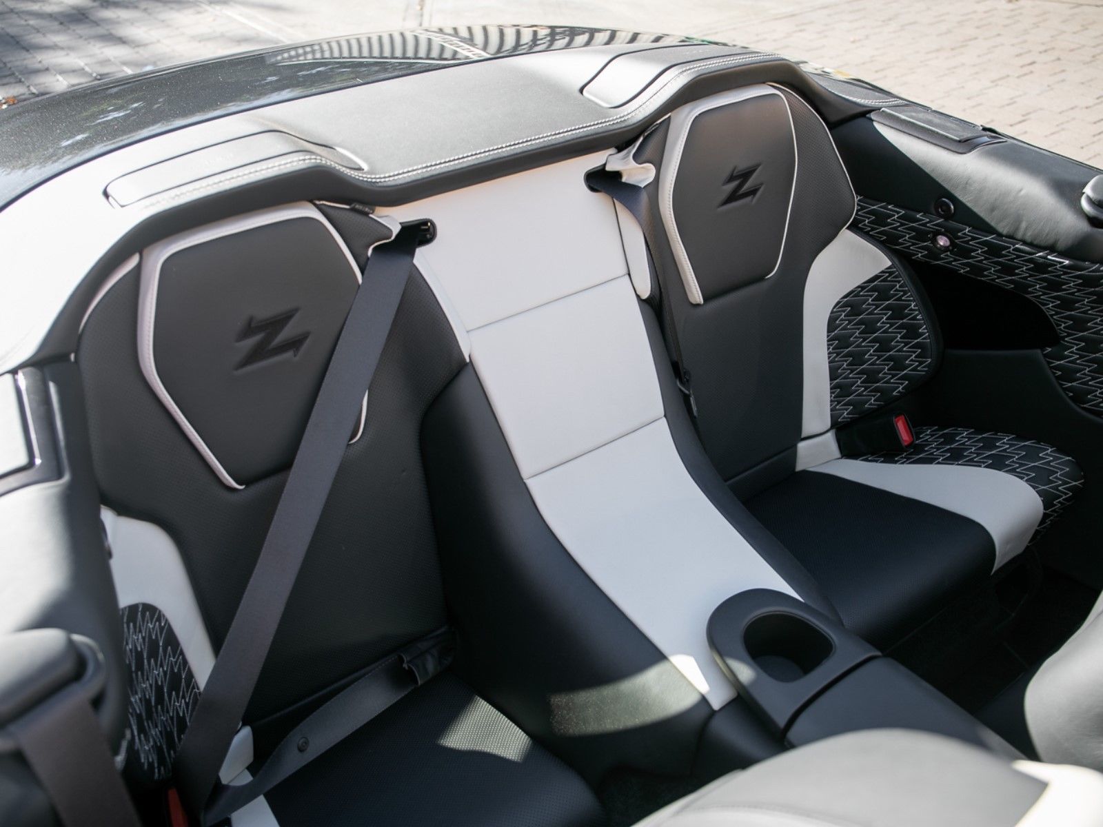 2018 Aston Martin Vanquish Zagato Volante, 5/15