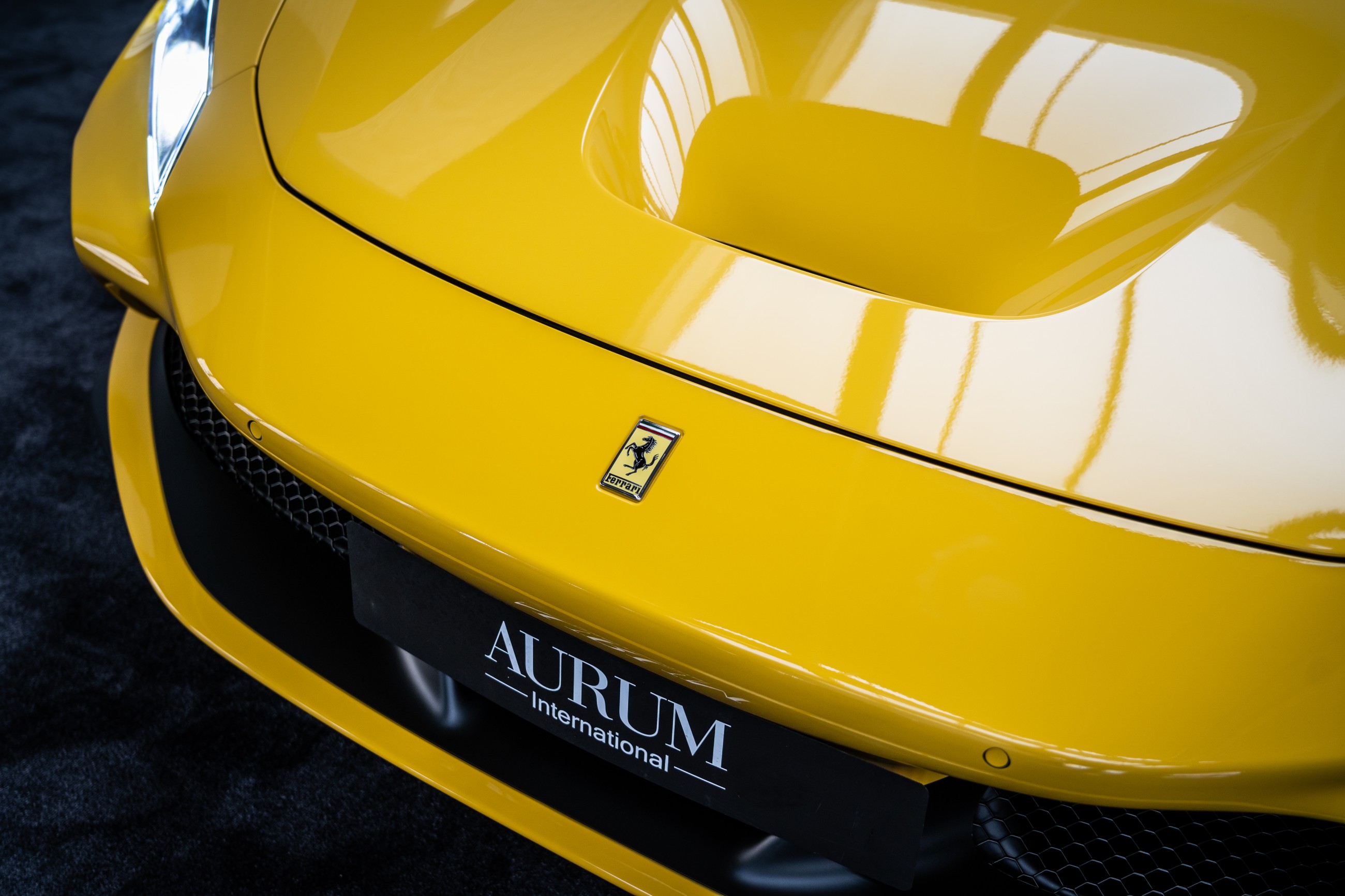 Ferrari F8 Spider, 5/8