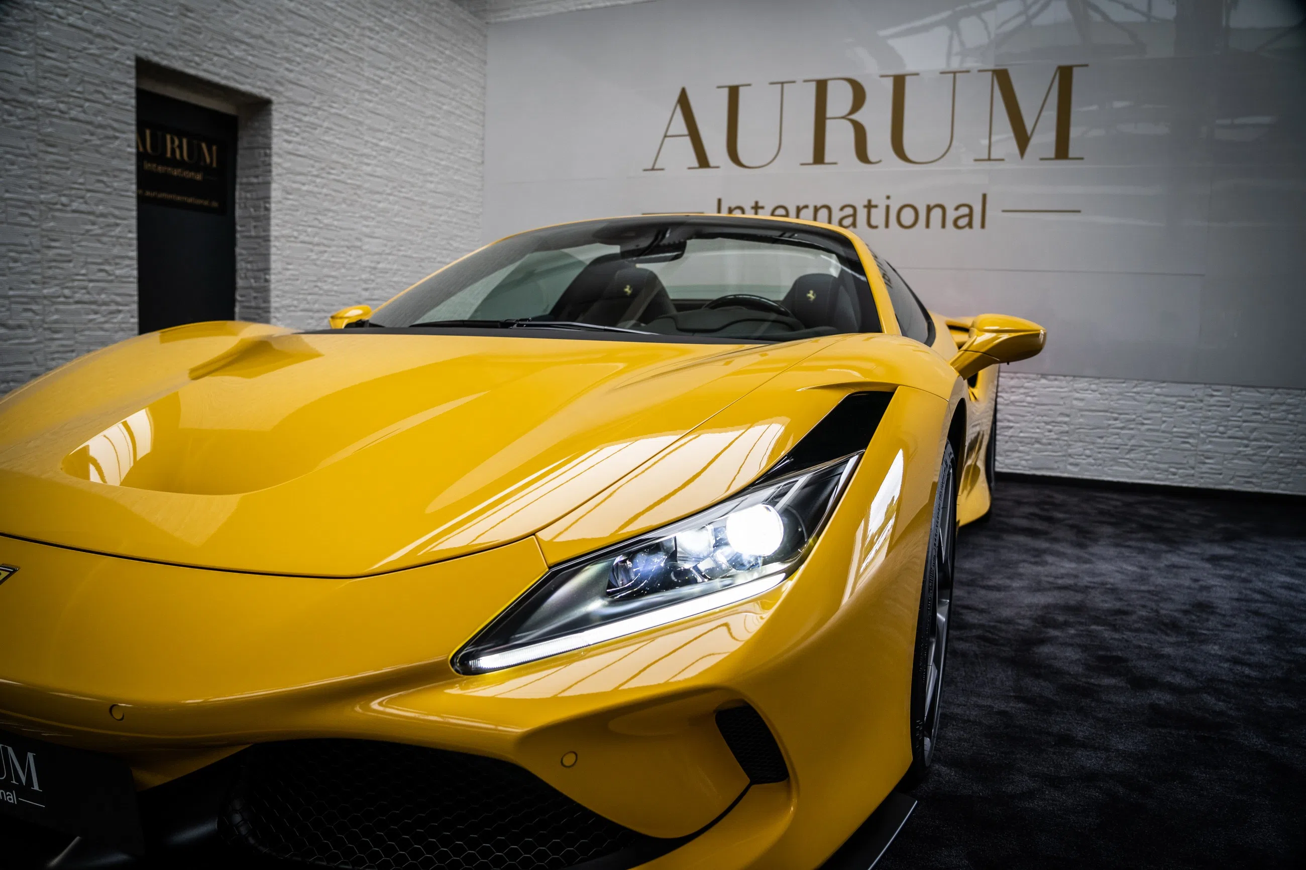 Ferrari F8 Spider, exterior, Giallo Modena uni