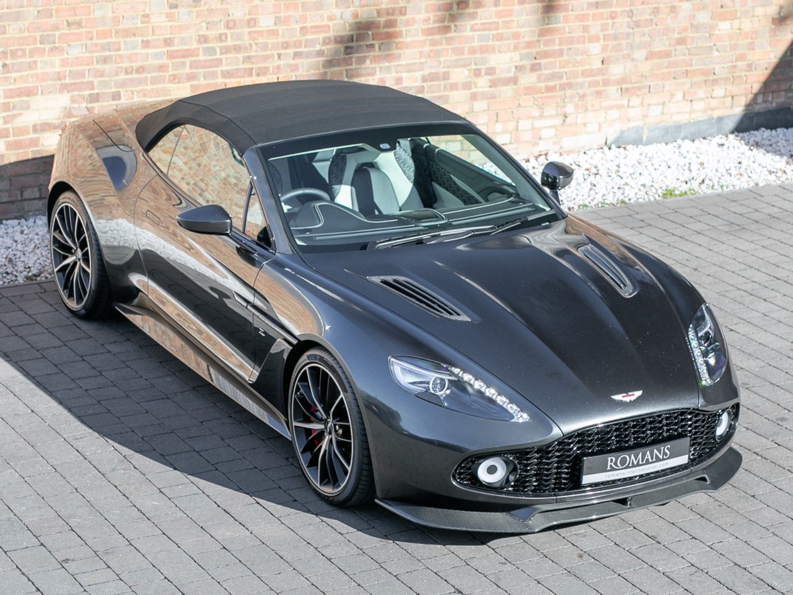 2018 Aston Martin Vanquish Zagato Volante, 9/15