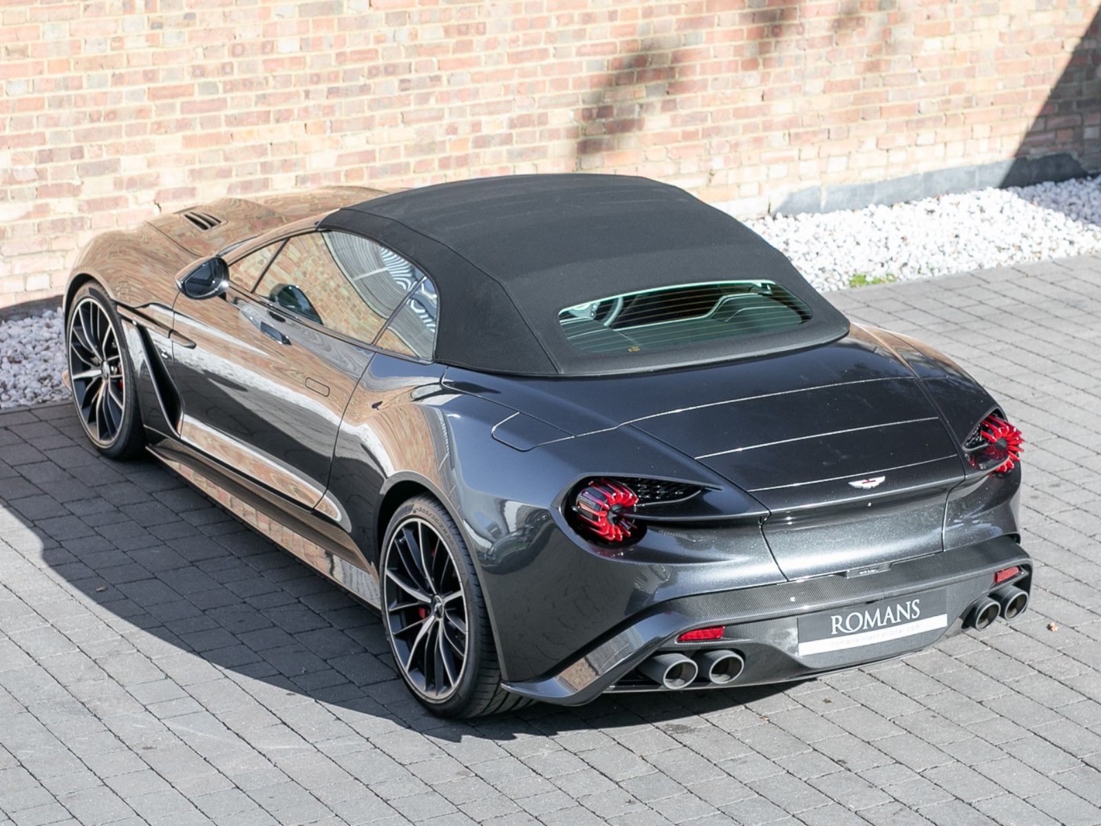 2018 Aston Martin Vanquish Zagato Volante, 10/15