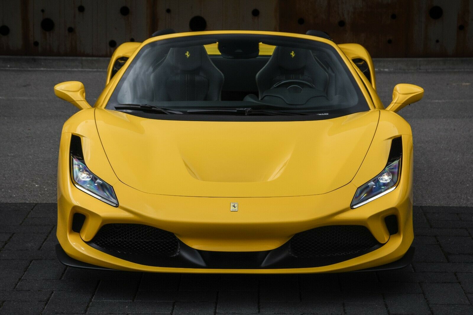 2021 Ferrari F8 Spider, 4/20