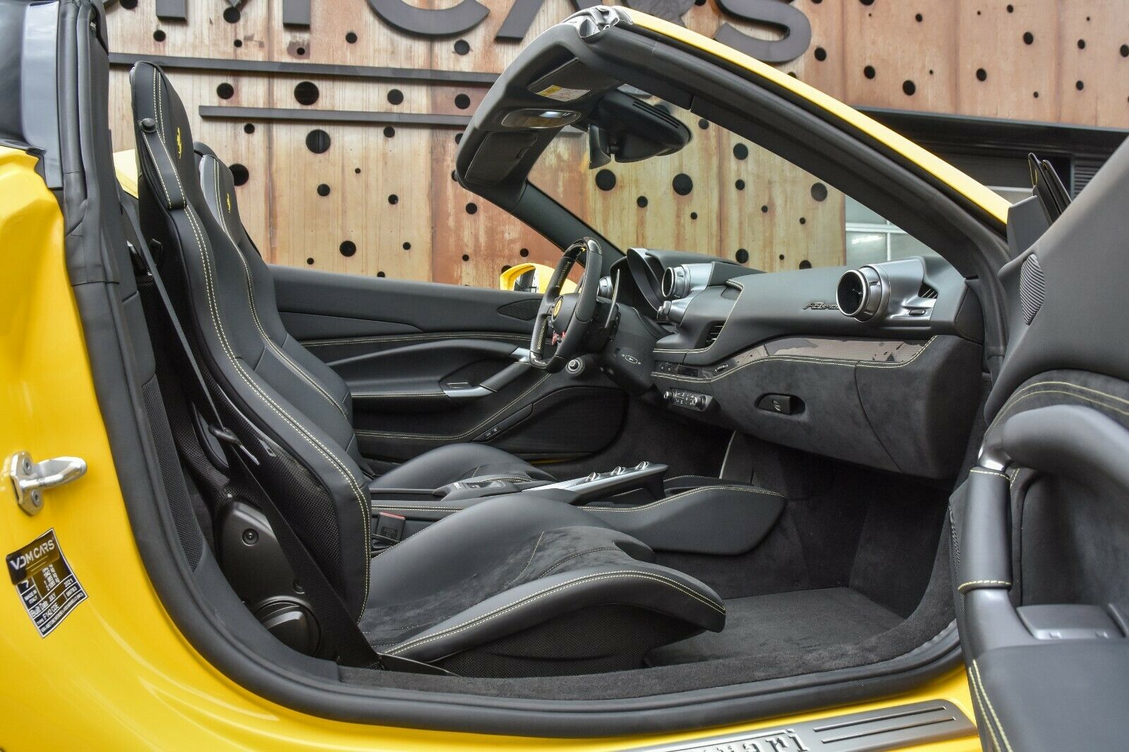 2021 Ferrari F8 Spider, 5/20
