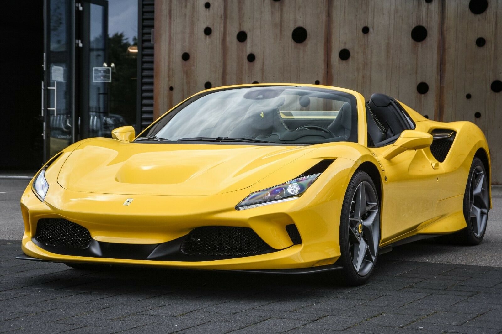 2021 Ferrari F8 Spider, 12/20