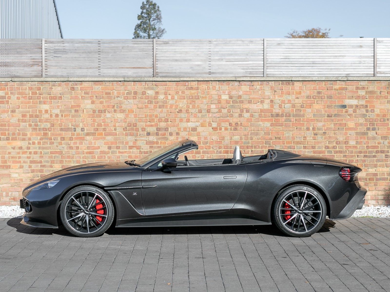 2018 Aston Martin Vanquish Zagato Volante, 15/15