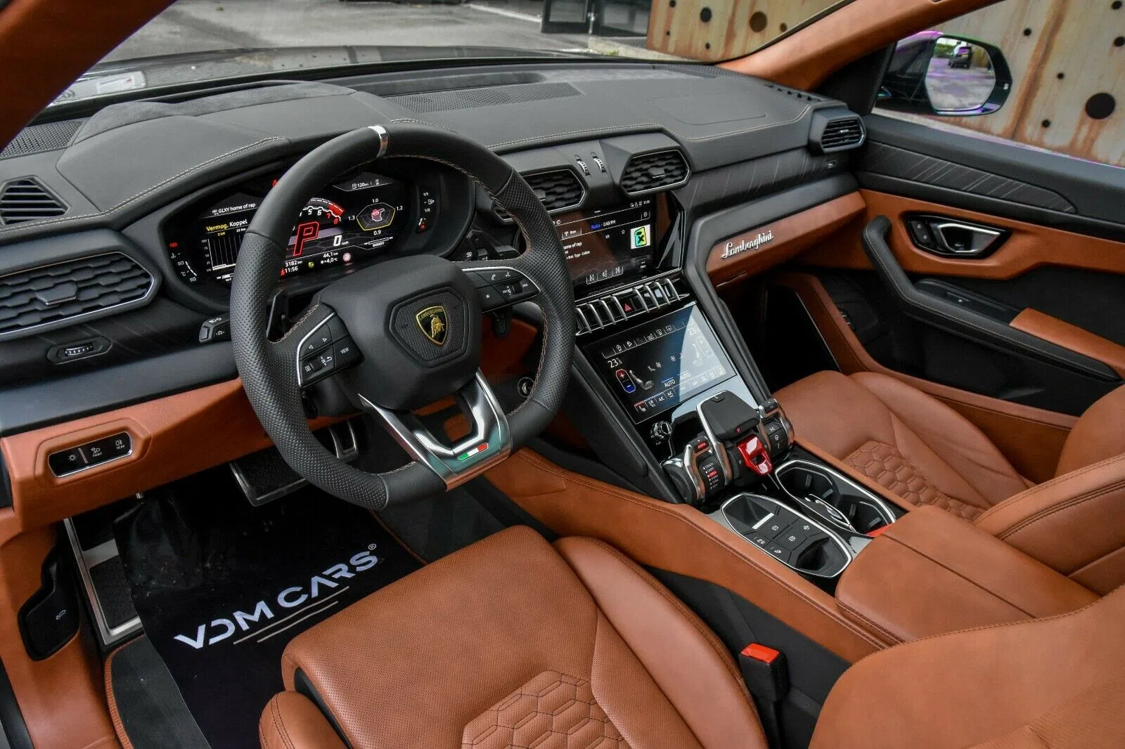 2021 Lamborghini Urus interior, dashboard, Full leather