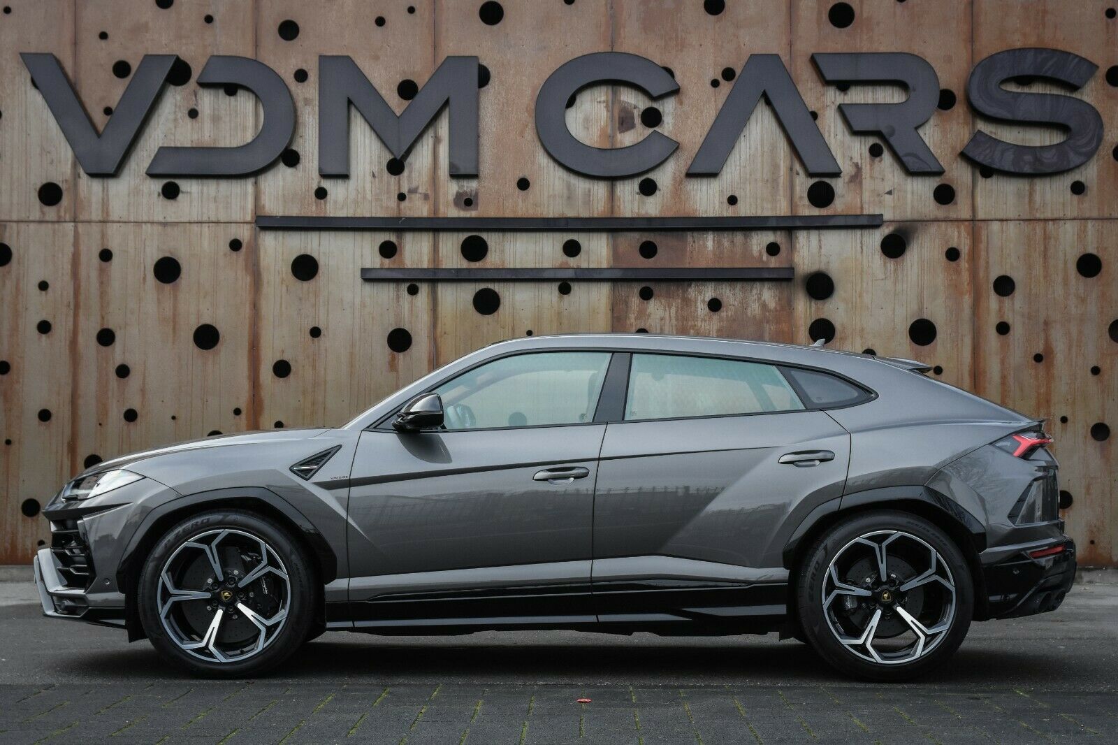 2021 LAMBORGHINI URUS, 17/20