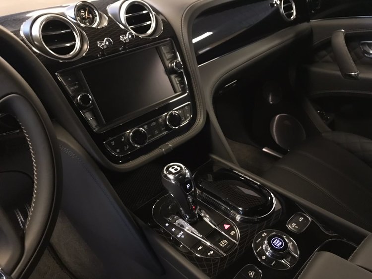 2018 Bentley Bentayga W12, 8/8