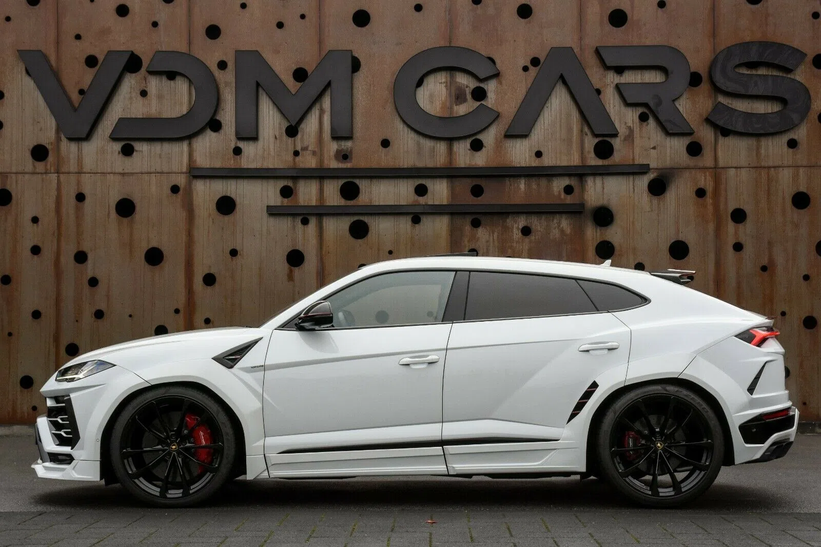 2018 Lamborghini Urus NOVITEC for sale, exterior, White