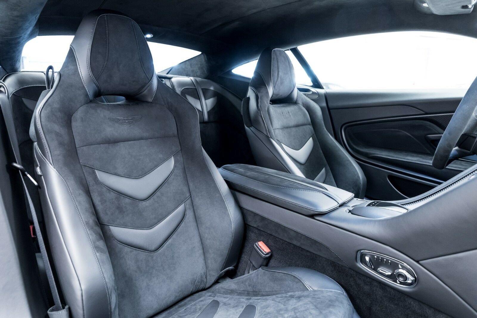 2019 Aston Martin DBS Superleggera Coupe Scintilla Silver by Q, 10/15