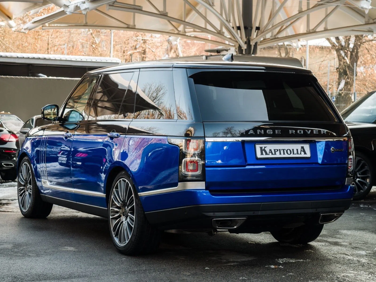 2019 Land Rover Range Rover SV Autobiography, rear three-quarter view, Blue