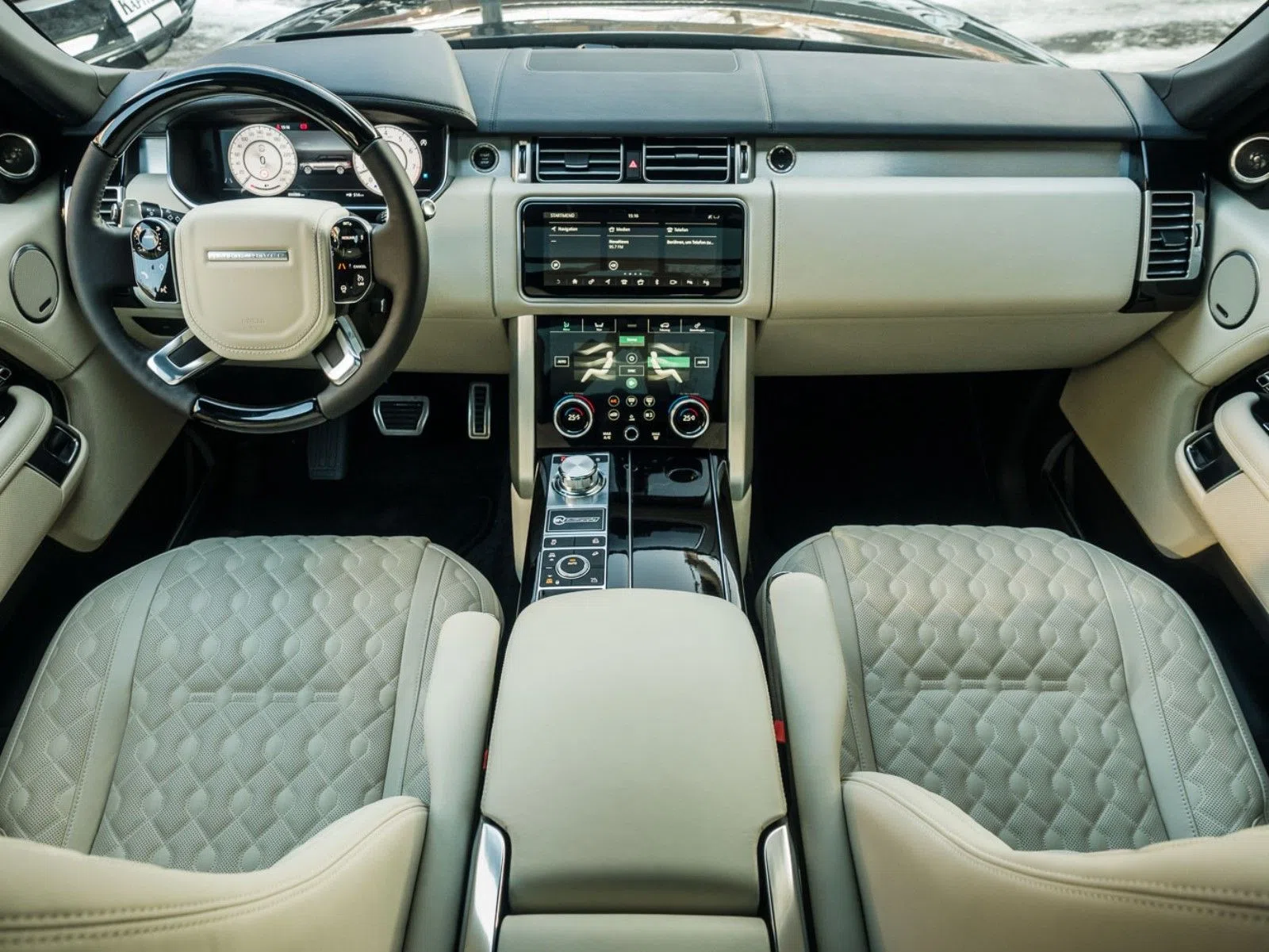 2019 Land Rover Range Rover SV Autobiography interior