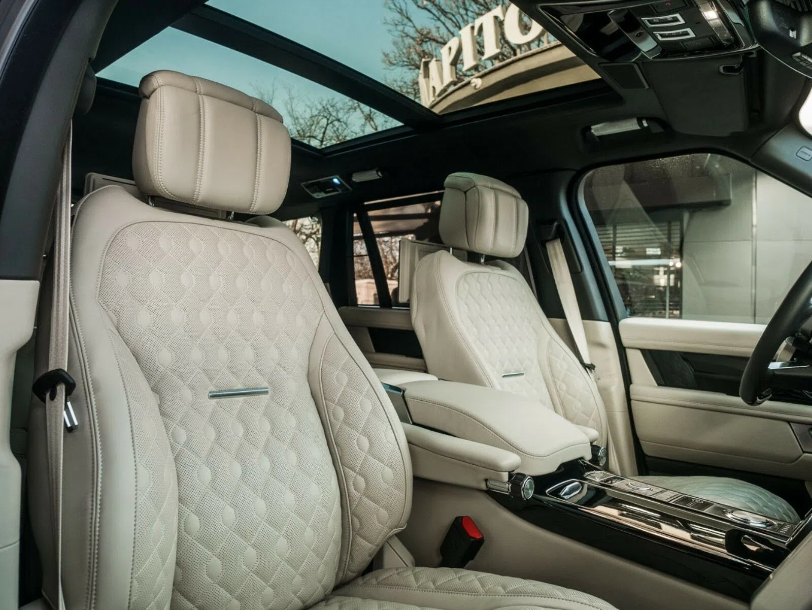 2019 Land Rover Range Rover SV Autobiography interior, seats