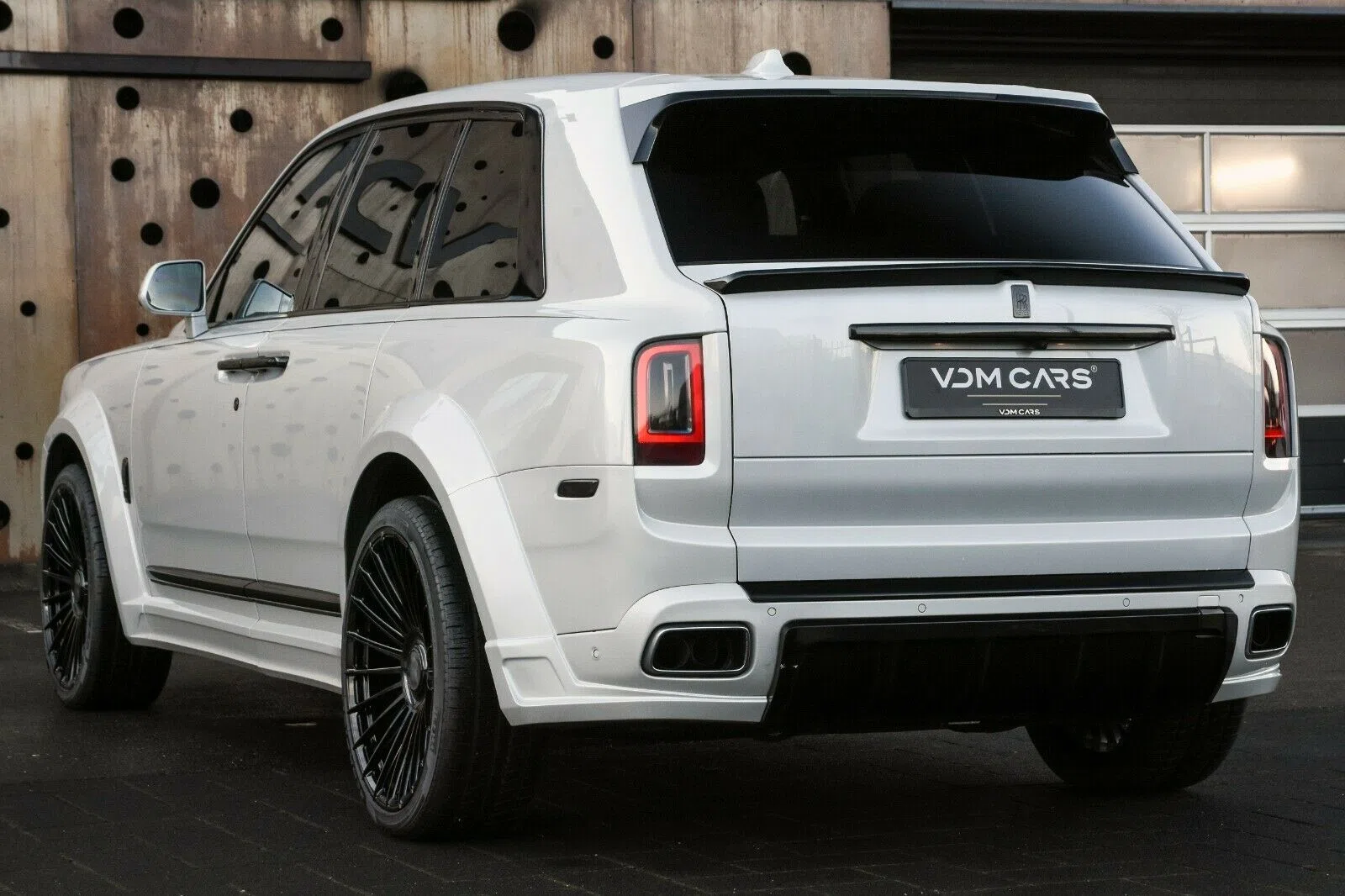 2019 Rolls-Royce Cullinan, rear three-quarter view, White