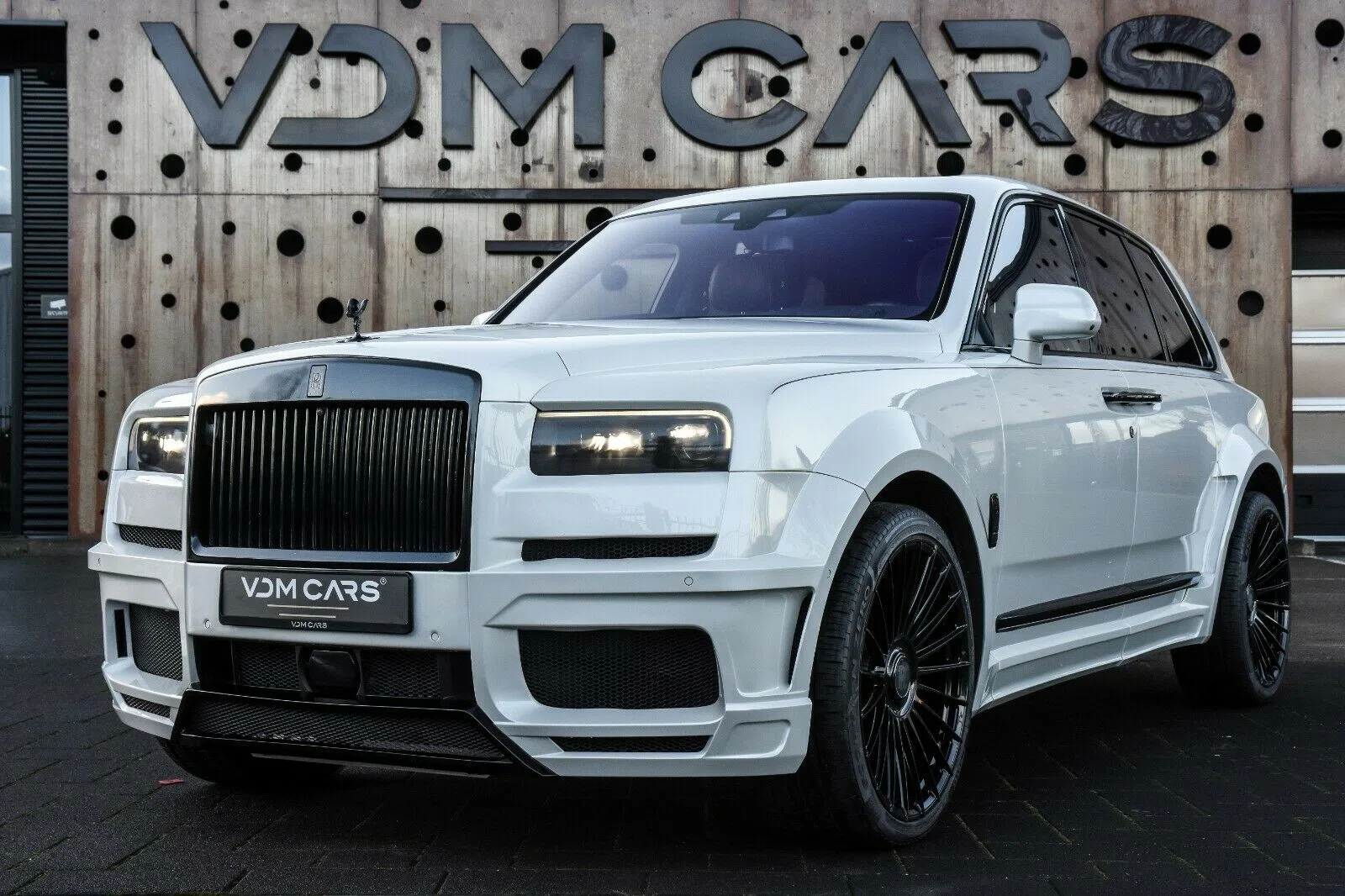 2019 Rolls-Royce Cullinan for sale, exterior, White