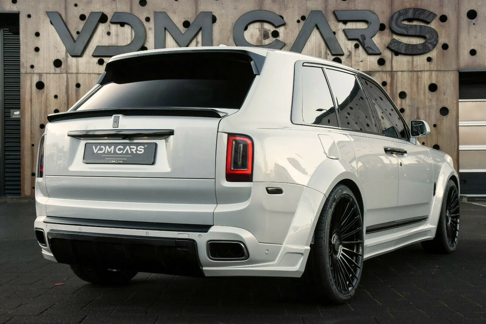 2019 Rolls-Royce Cullinan for sale, exterior, White