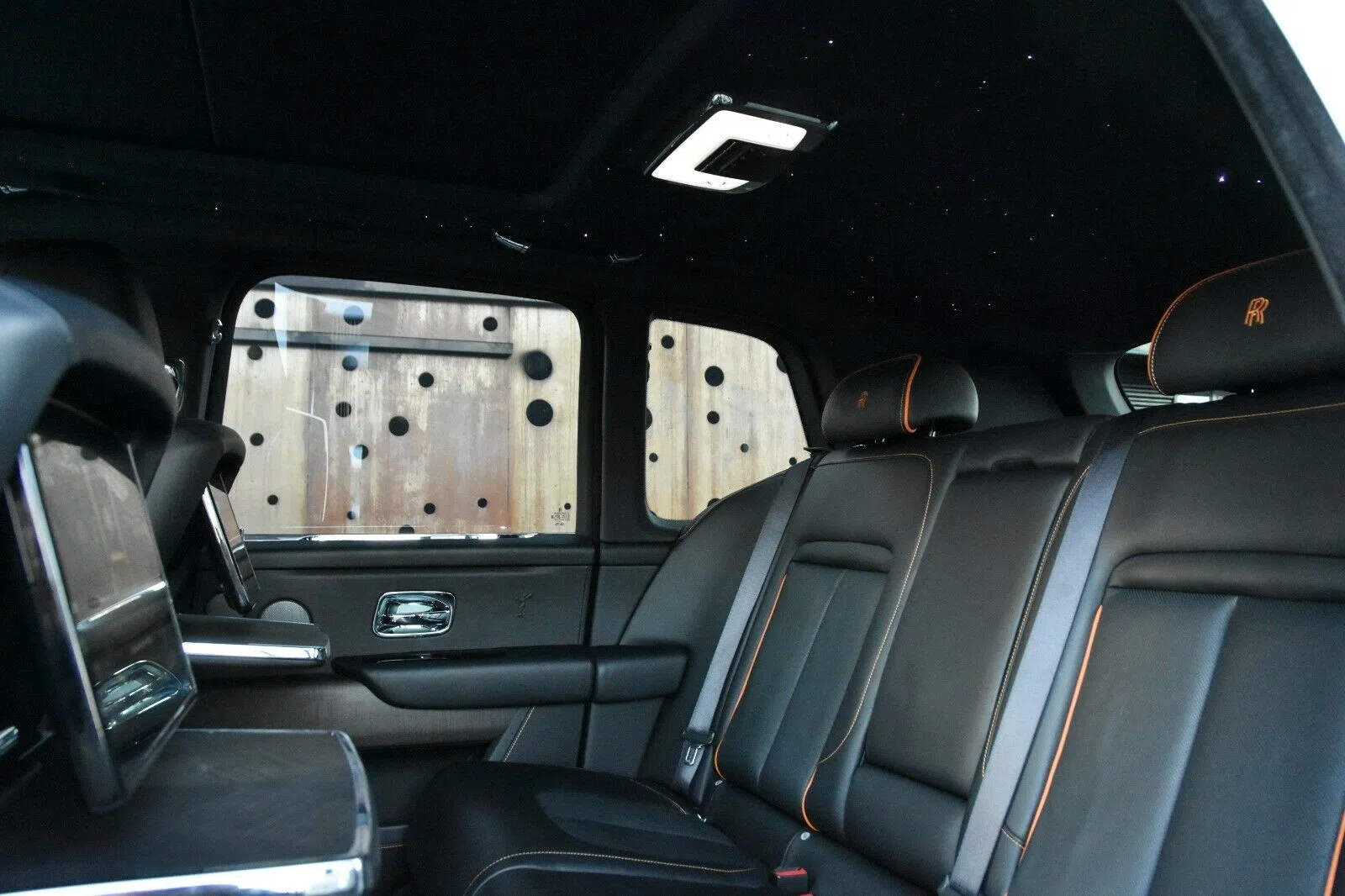 2019 Rolls-Royce Cullinan interior, seats, Black Leather