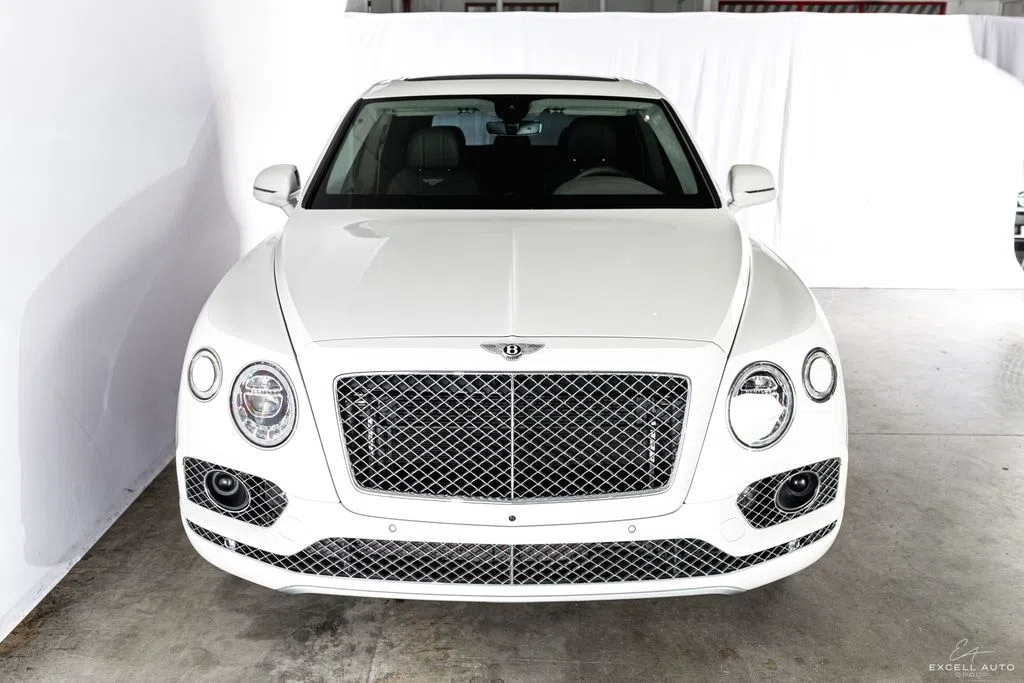 2018 Bentley Bentayga, exterior, White