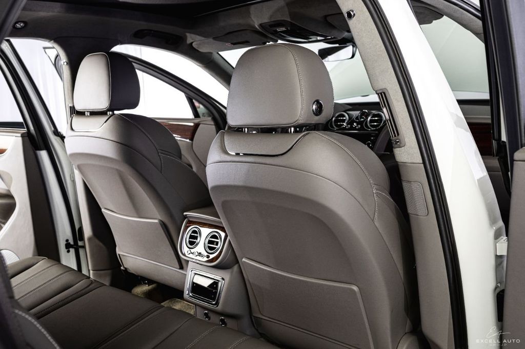 2018 BENTLEY BENTAYGA, 13/15