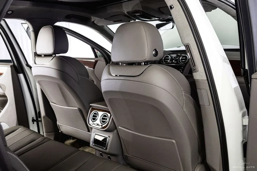 2018 Bentley Bentayga interior, seats, Hopper, Leather
