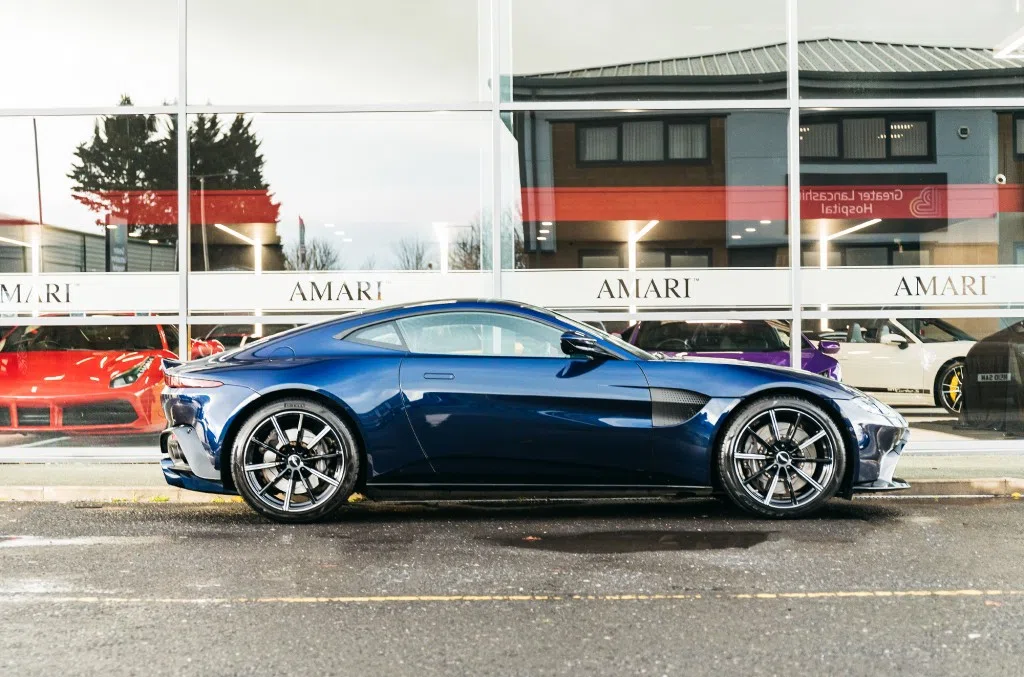 2019 ASTON MARTIN VANTAGE, 9/19