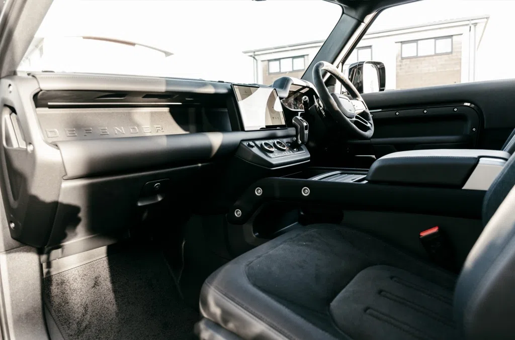 2021 Land Rover Defender V8 interior, Ebony Hide